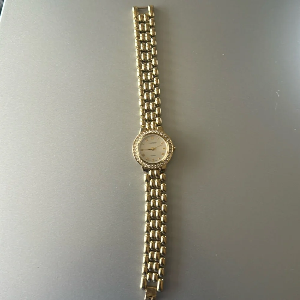 Quartz Watch - Picture 1 of 2